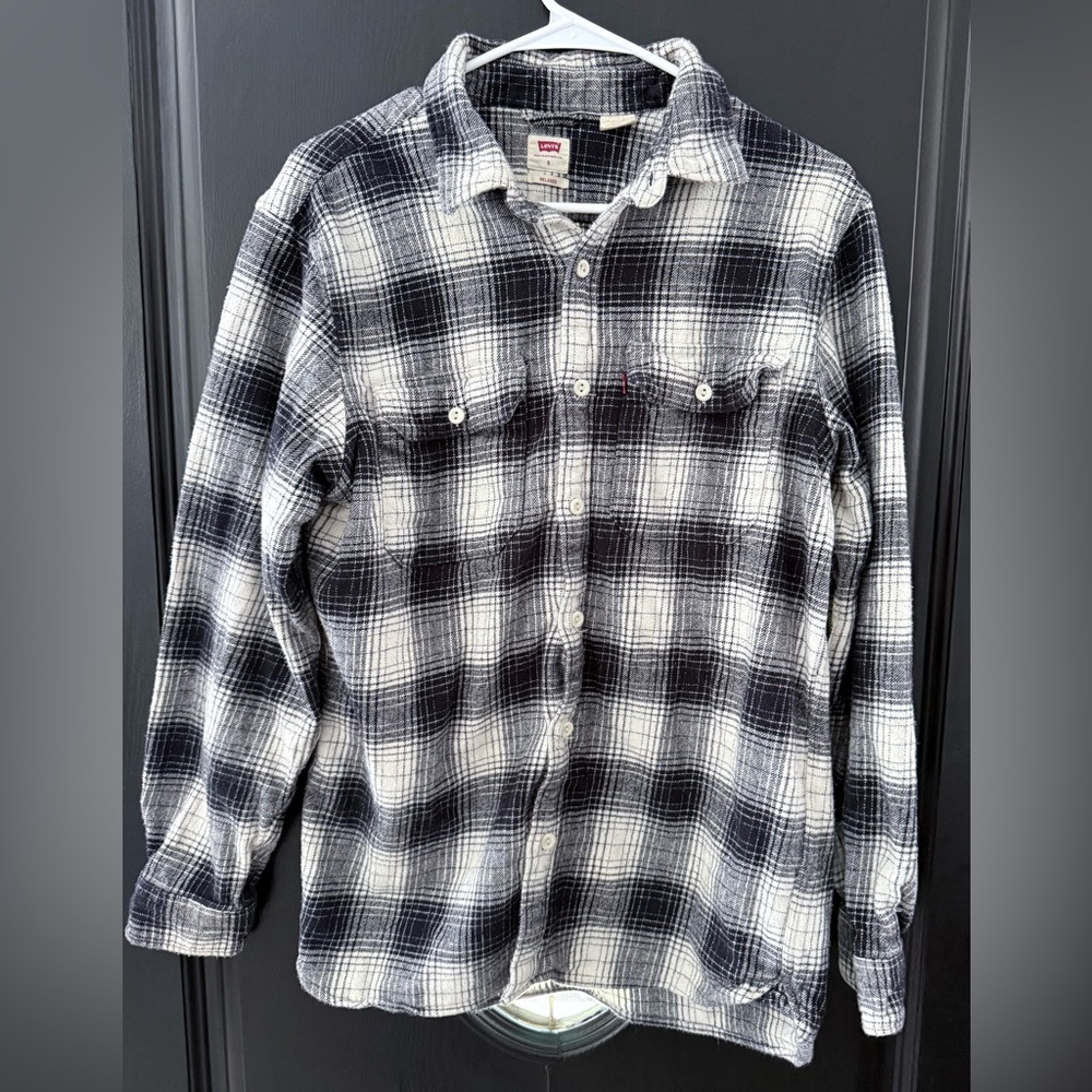 Levis Shirt Mens Small Black/White Flannel Plaid Relaxed Fit Outdoor Casual